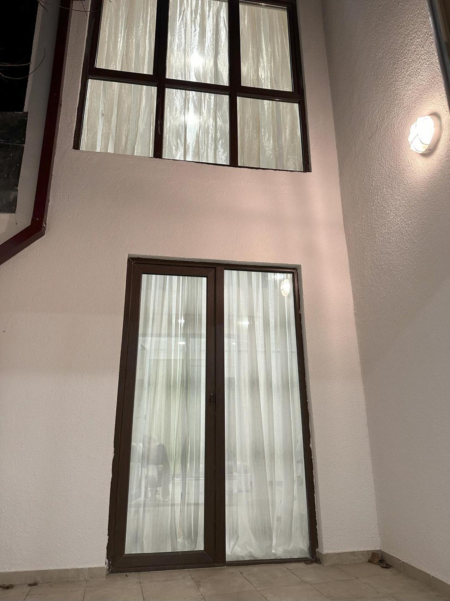Three Palms Guest House Tbilisi Esterno foto