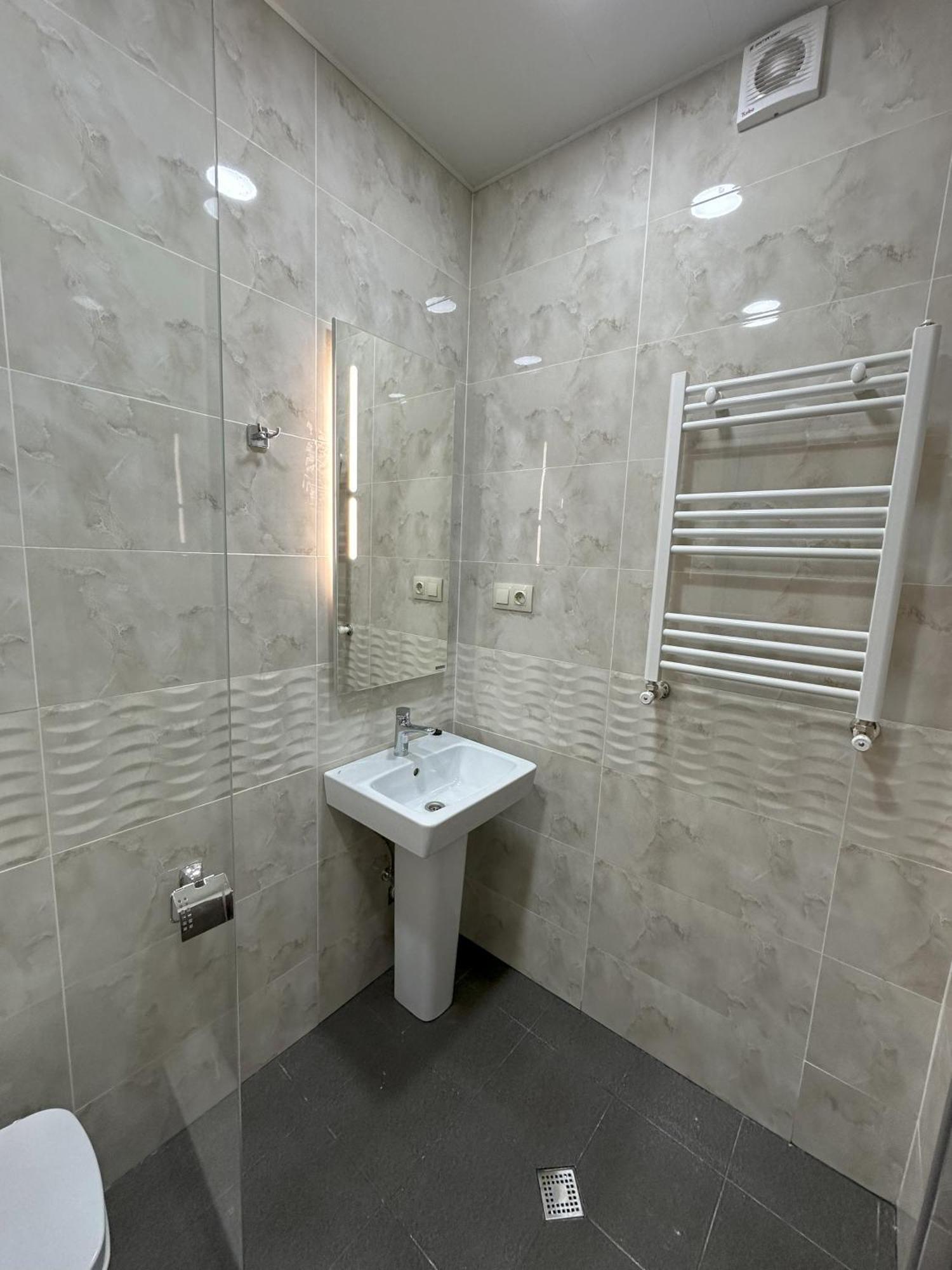 Three Palms Guest House Tbilisi Esterno foto