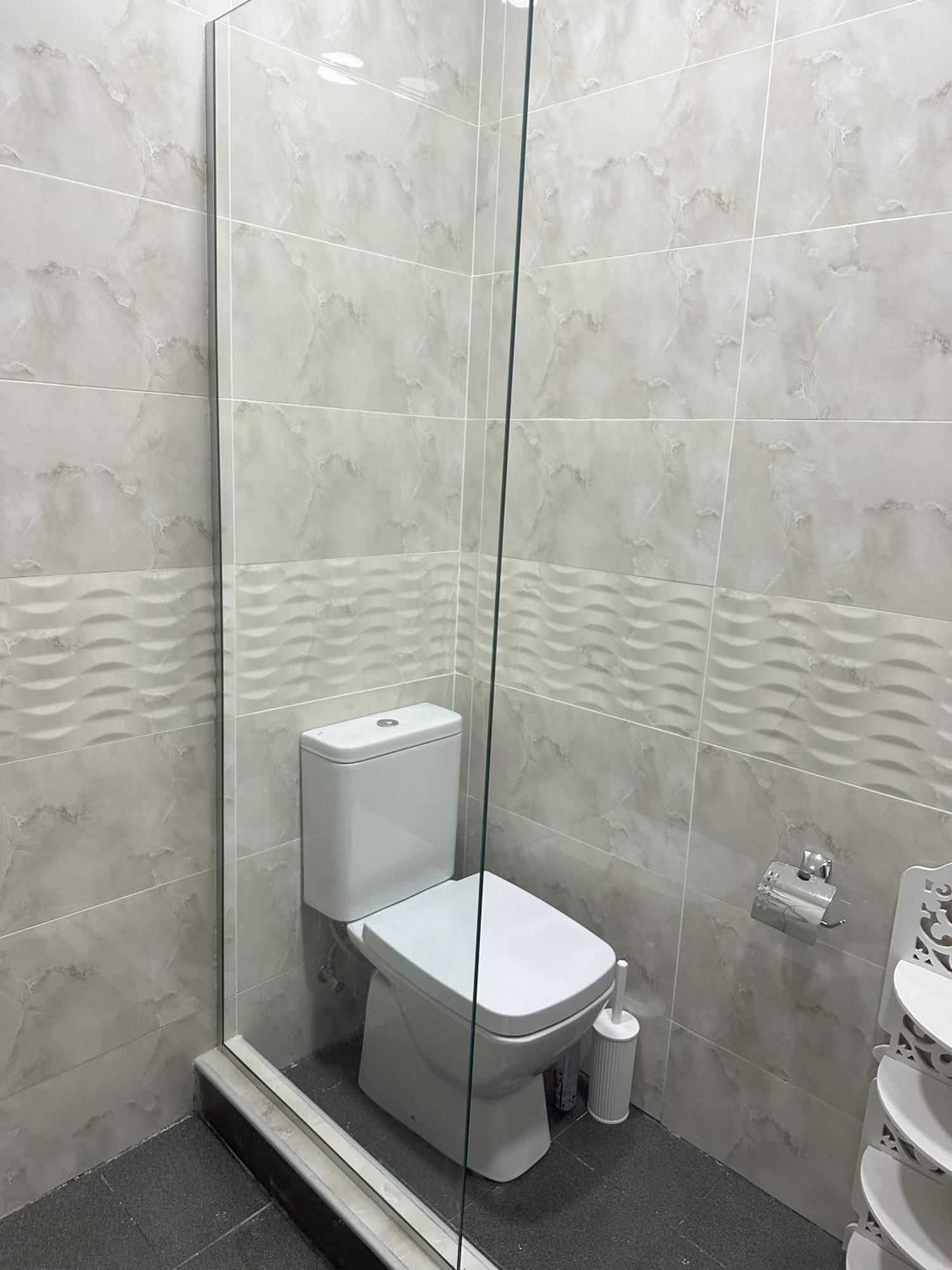 Three Palms Guest House Tbilisi Esterno foto