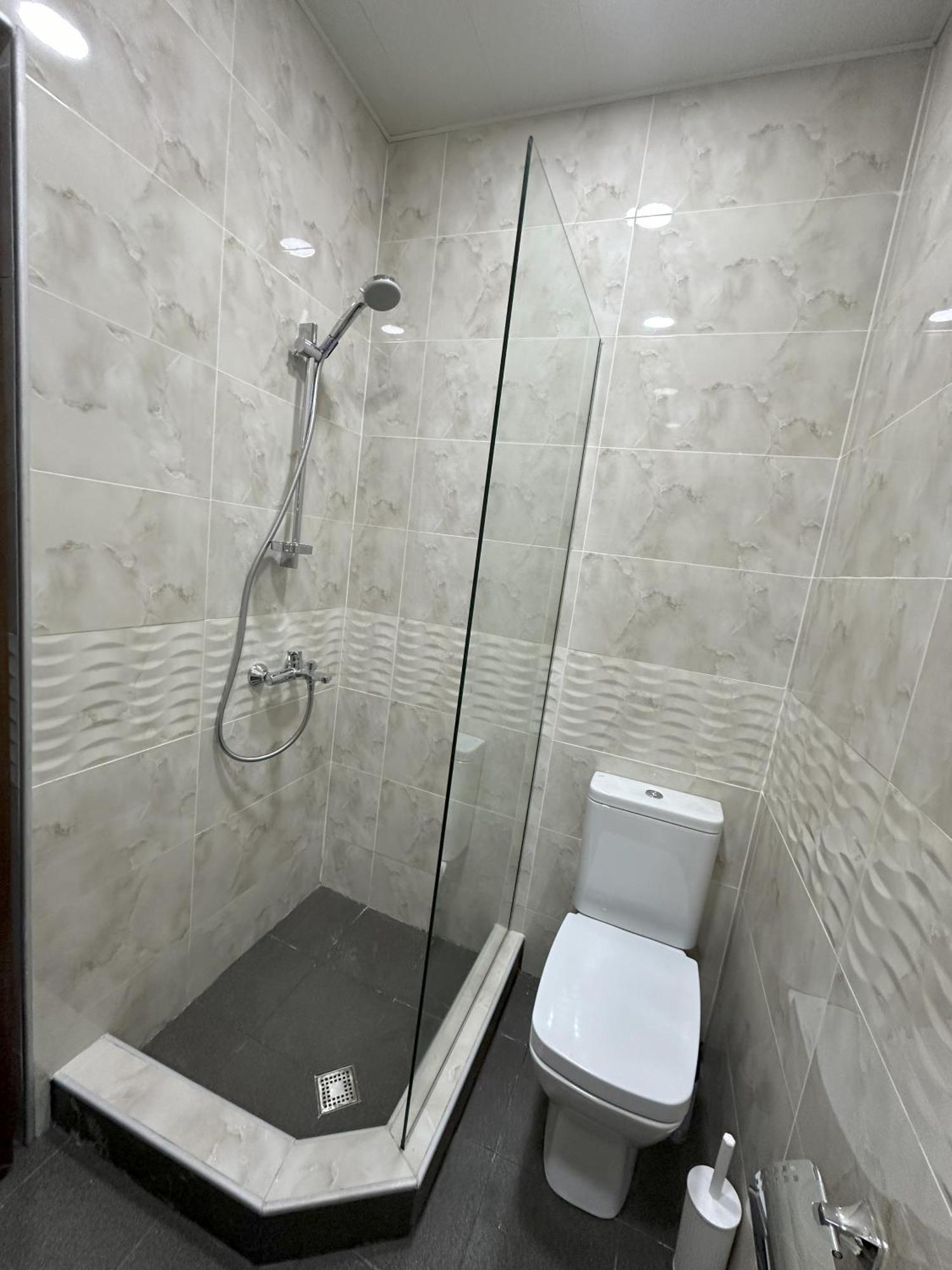Three Palms Guest House Tbilisi Esterno foto