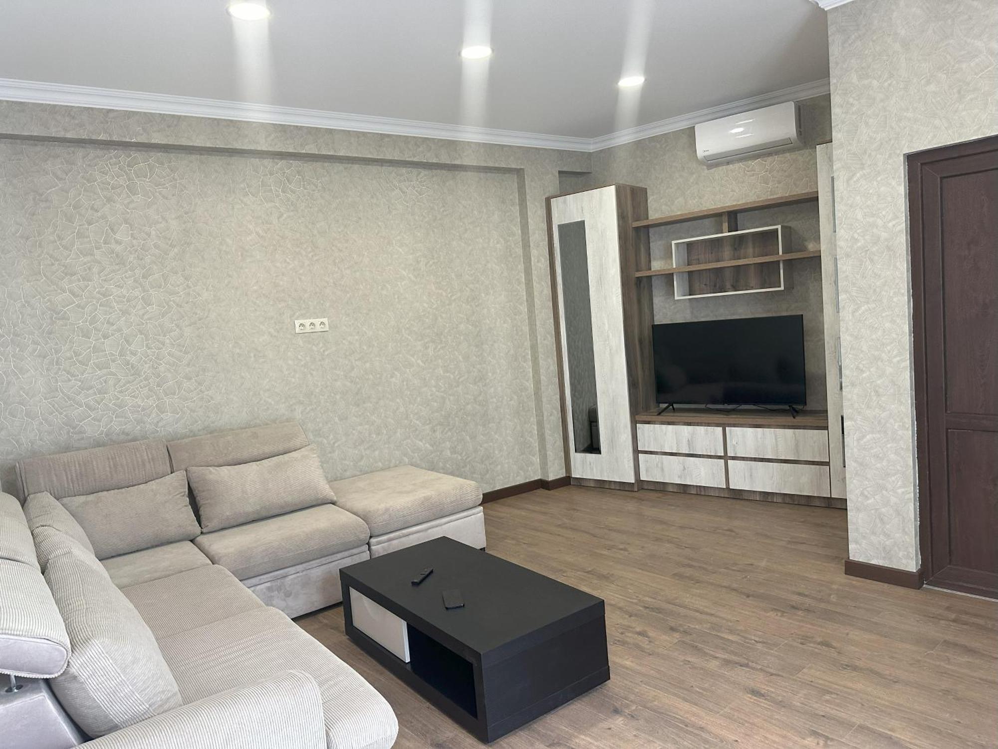 Three Palms Guest House Tbilisi Esterno foto